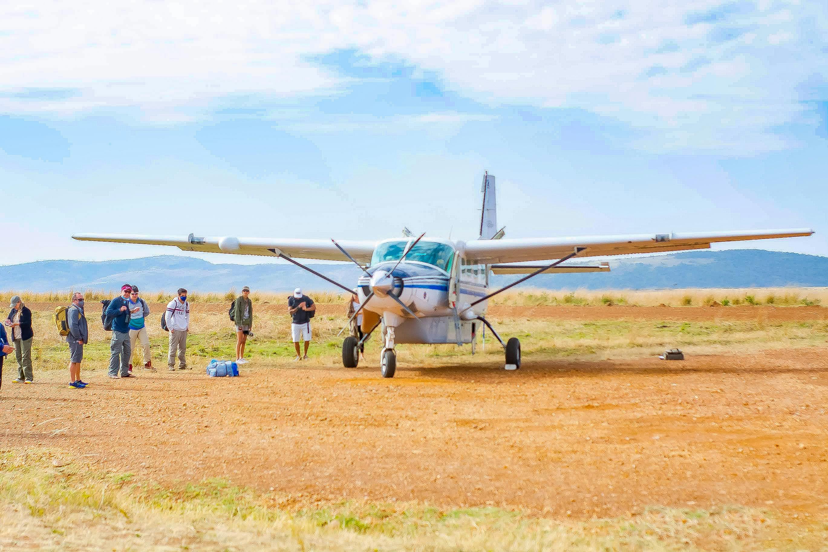 Nairobi to Masai Mara Safari: The Complete Road vs. Fly-In Guide (Real Costs & Local Tips)