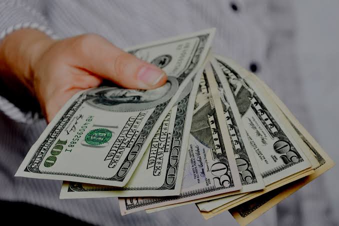What Deposit Is Required to Book a Safari, and When Is the Balance Due? (The Complete Guide)