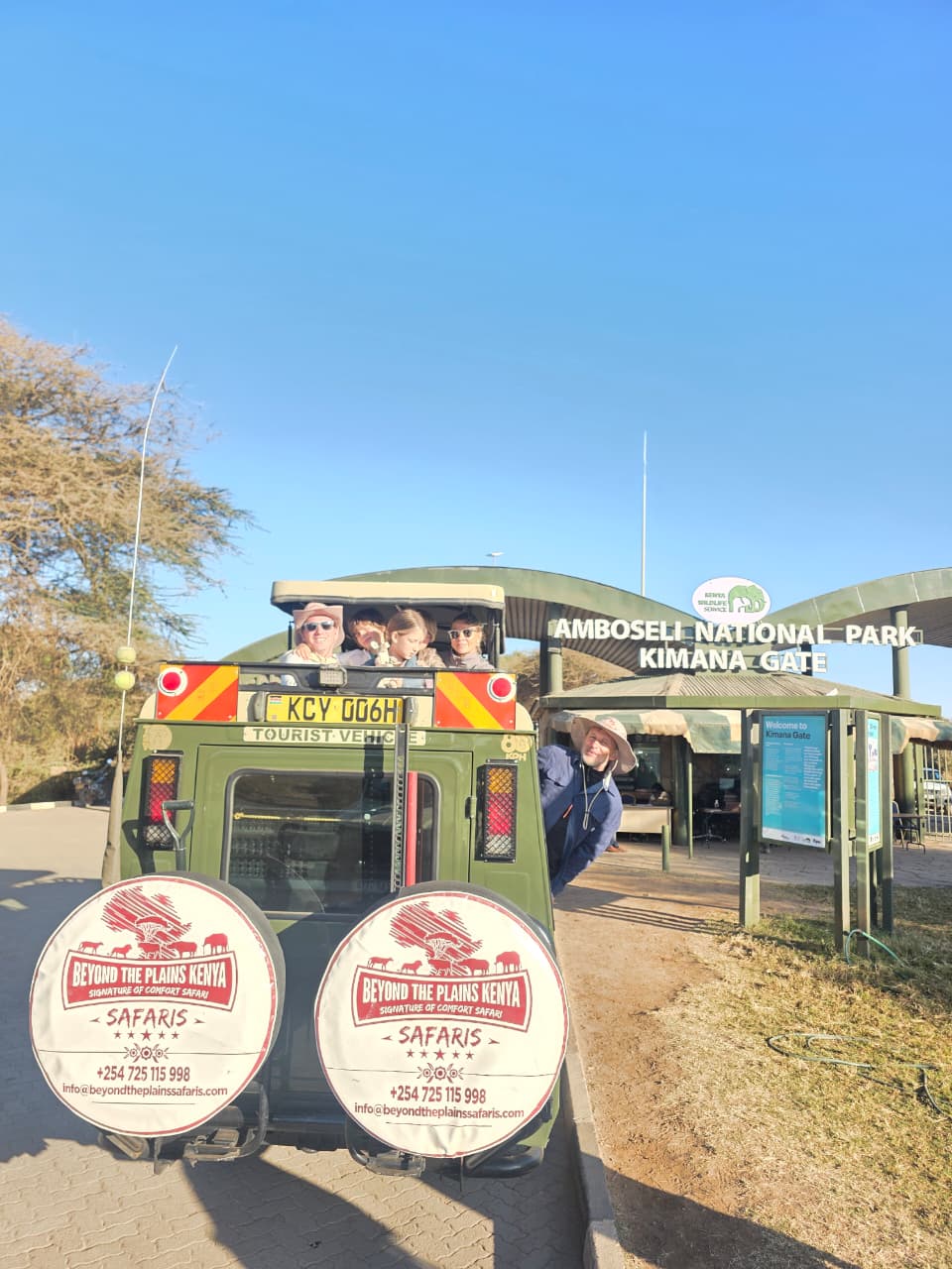 Safari vehicle enters Amboseli National Park after Kenya eTA approval